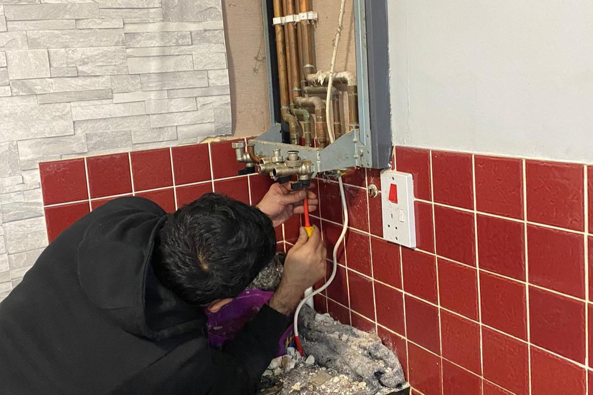 Boiler fault diagnosis with engineer checking error code display