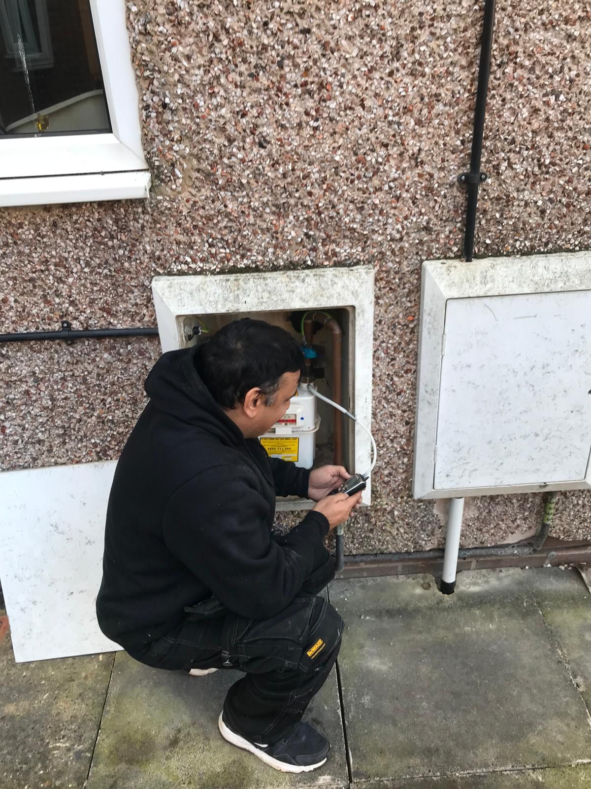 External gas meter testing and safety check